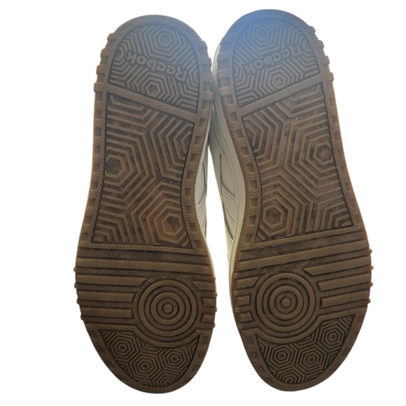 Reebok Women's White Athletic Shoes Size 8 - Picture 6 of 7